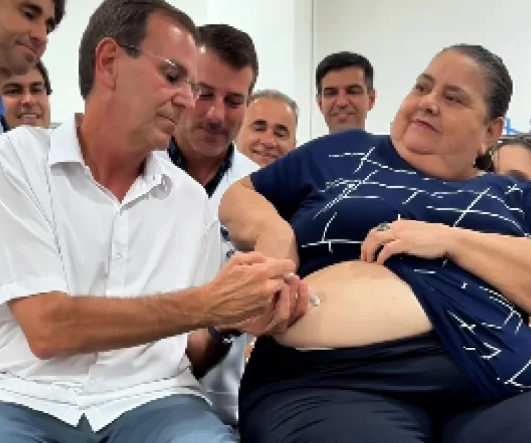 Paes aplica primeira dose de Ozempic na rede pública do Rio -  (crédito: Reprodução/Redes sociais )