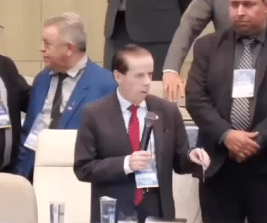 Pastor diz que foliões de escola