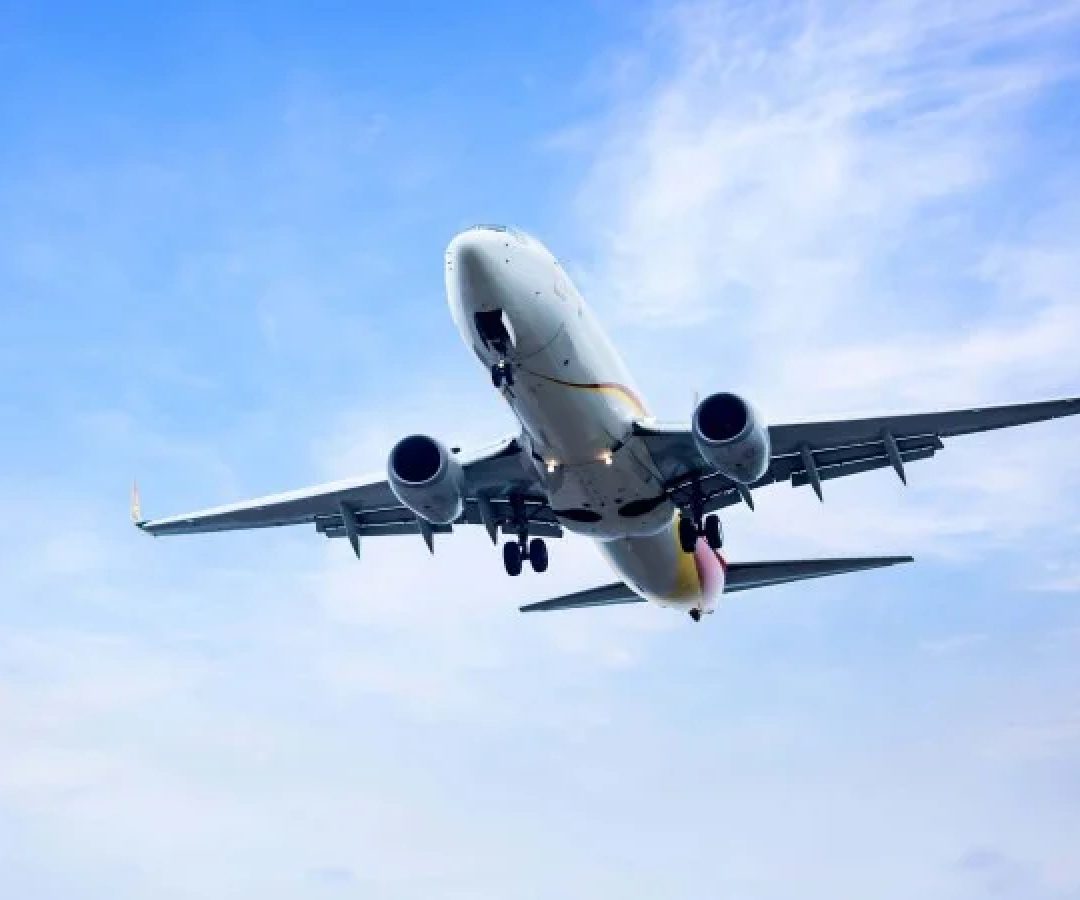 Com o problema, aeronaves que já estavam prontas para decolar precisaram ser esvaziadas, e voos foram interrompidos até que a situação fosse parcialmente normalizada. -  (crédito: Reprodução/Huang Zongxing/Freepik)