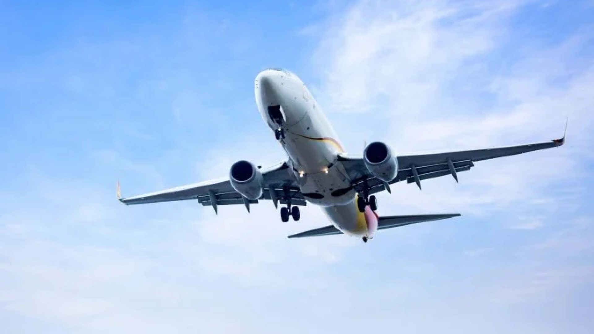 Com o problema, aeronaves que já estavam prontas para decolar precisaram ser esvaziadas, e voos foram interrompidos até que a situação fosse parcialmente normalizada. -  (crédito: Reprodução/Huang Zongxing/Freepik)