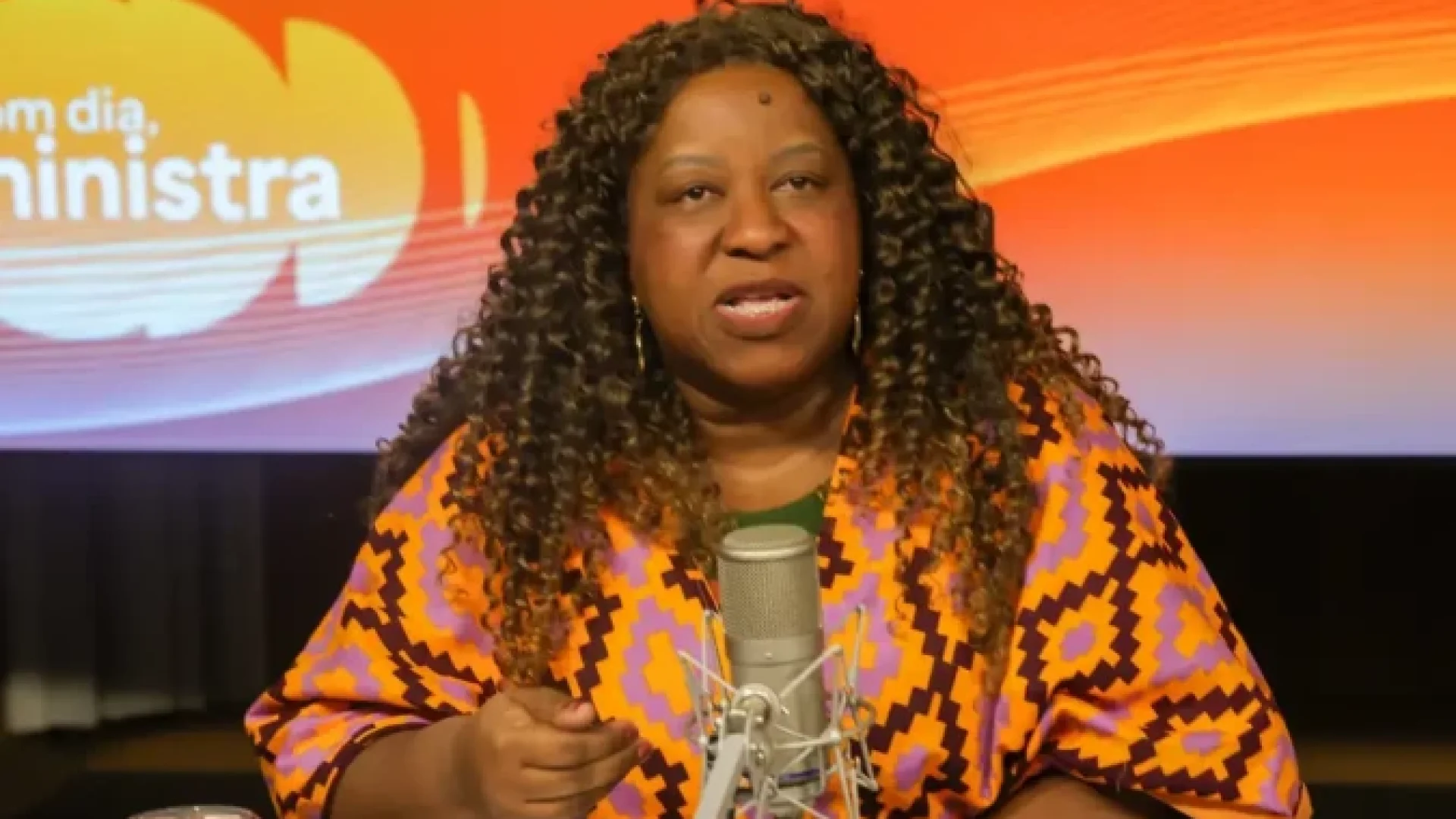 A ministra dos Direitos Humanos e da Cidadania, Macaé Evaristo, participa do programa Bom Dia, Ministra  -  (crédito: Fabio Rodrigues-Pozzebom/ Agência Brasil)