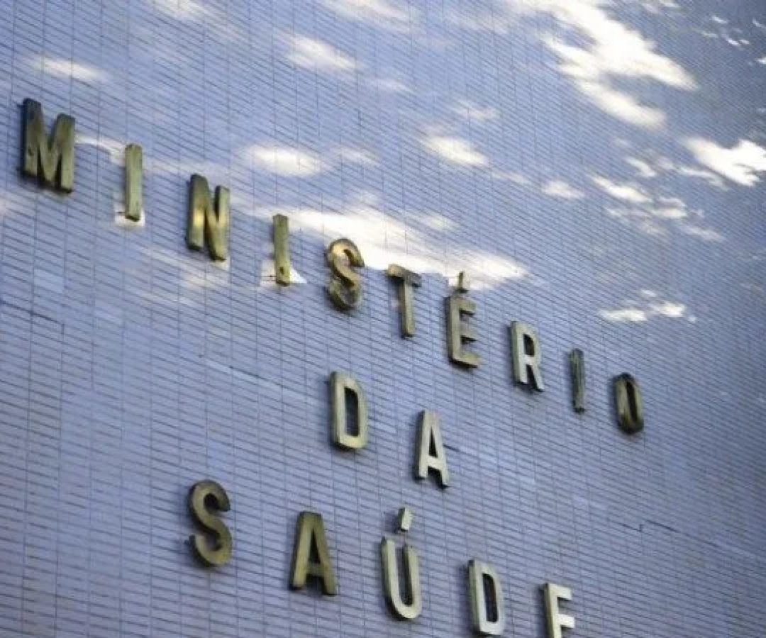 O Ministério da Saúde também  distribui os soros de graça para pessoas que foram picadas.  O soro antiaracnídico (Loxosceles, Phoneutria e Tityus) é encontrado em serviços de saúde de referência para tratamento de pacientes picados. Deve ser armazenado a temperatura entre 2ºC e 8°C. -  (crédito: Marcello Casal Jr/Agência Brasil)