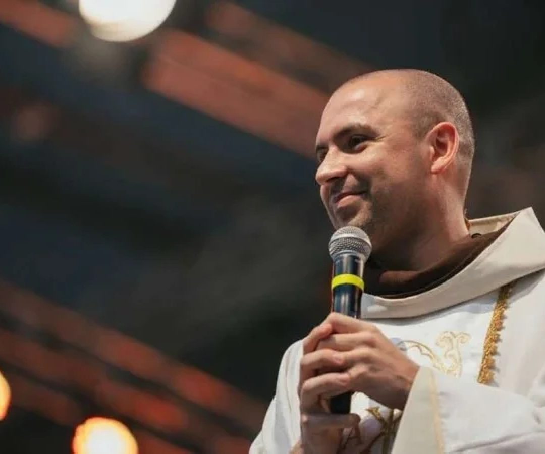 Apresentação de Frei Gilson, domingo, está com ingressos esgotados -  (crédito: Instagram/Reprodução (@freigilson_somdomonte))