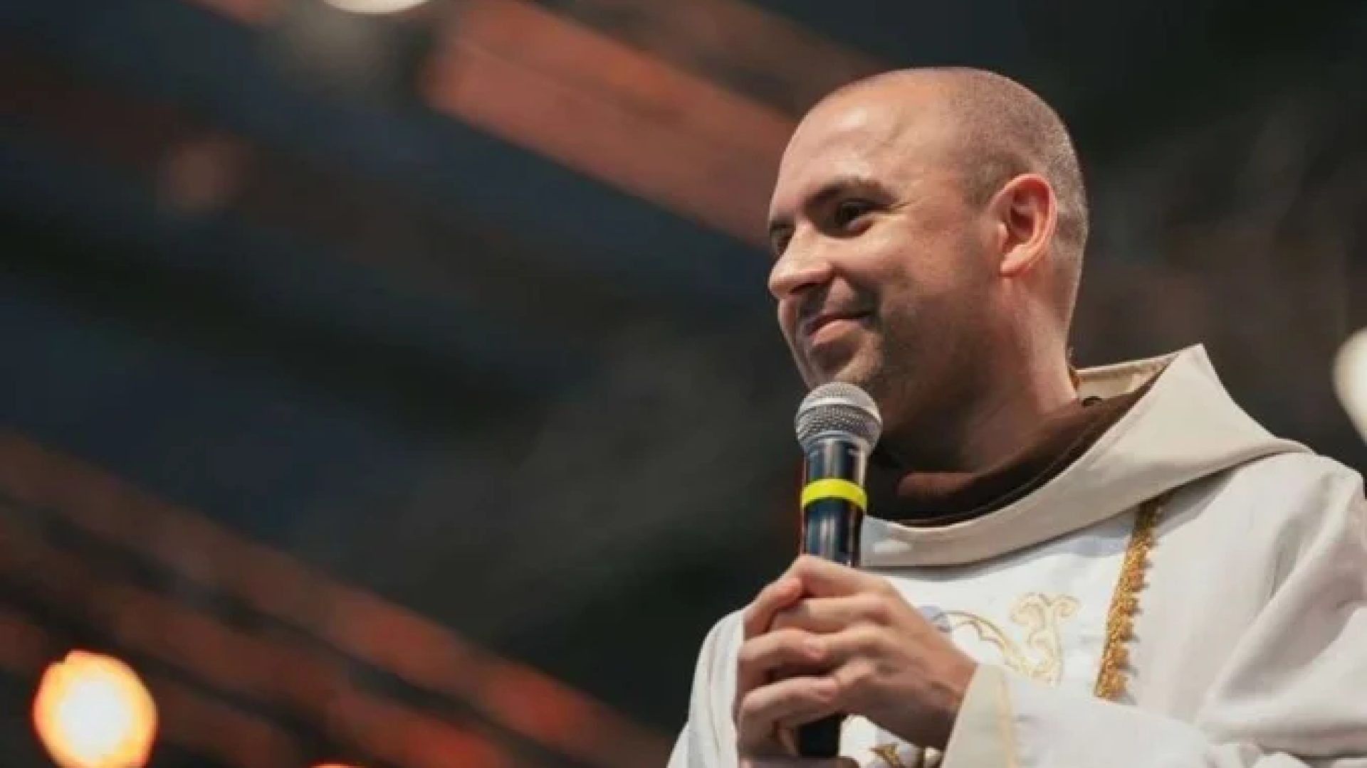 Apresentação de Frei Gilson, domingo, está com ingressos esgotados -  (crédito: Instagram/Reprodução (@freigilson_somdomonte))