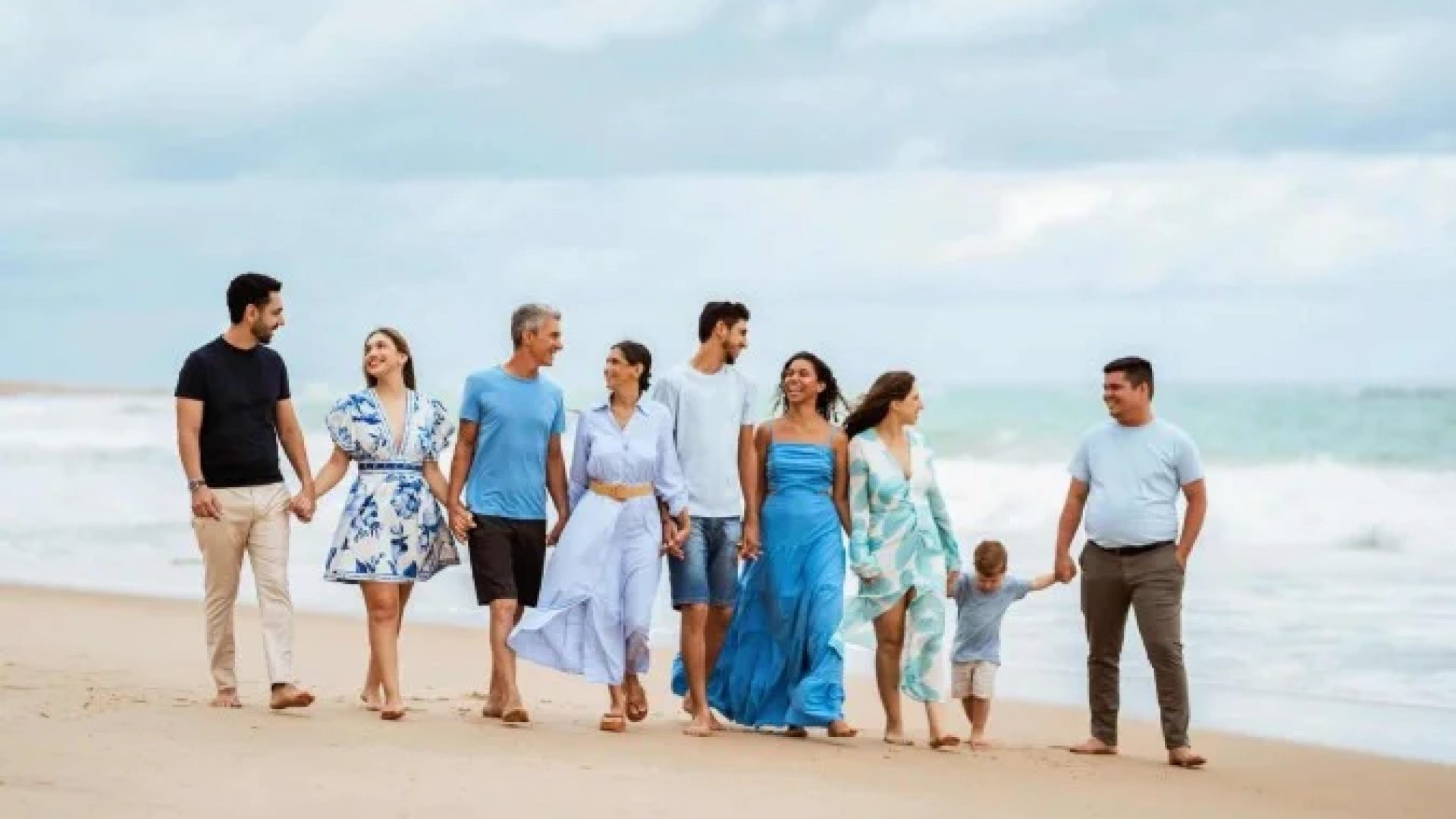 Ensaio na praia eternizou despedida de S&ocirc;nia com filhos e netos -  (crédito: Reprodução / Priscila Letícia)