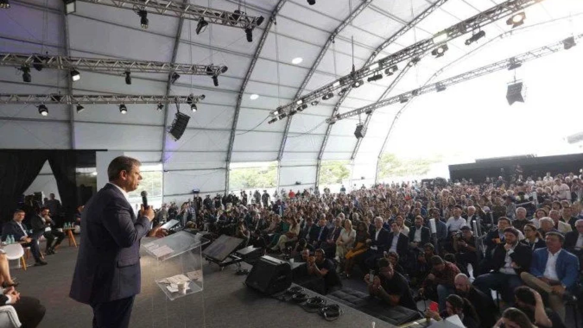 Governador Tarcísio de Freitas discursa na Summit Agenda SP+Verde, em São Paulo -  (crédito: Reprodução/Summit Agenda SP+Verde)