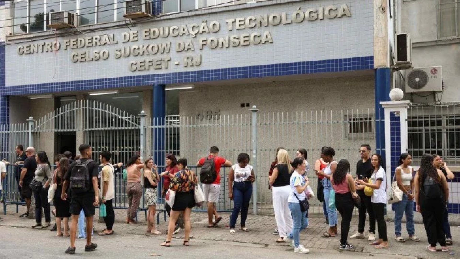 Duas funcionários do Cefet do Maracanã foram mortas na tarde desta sexta-feira (26/11) -  (crédito: Tomaz Silva/Agência Brasil)