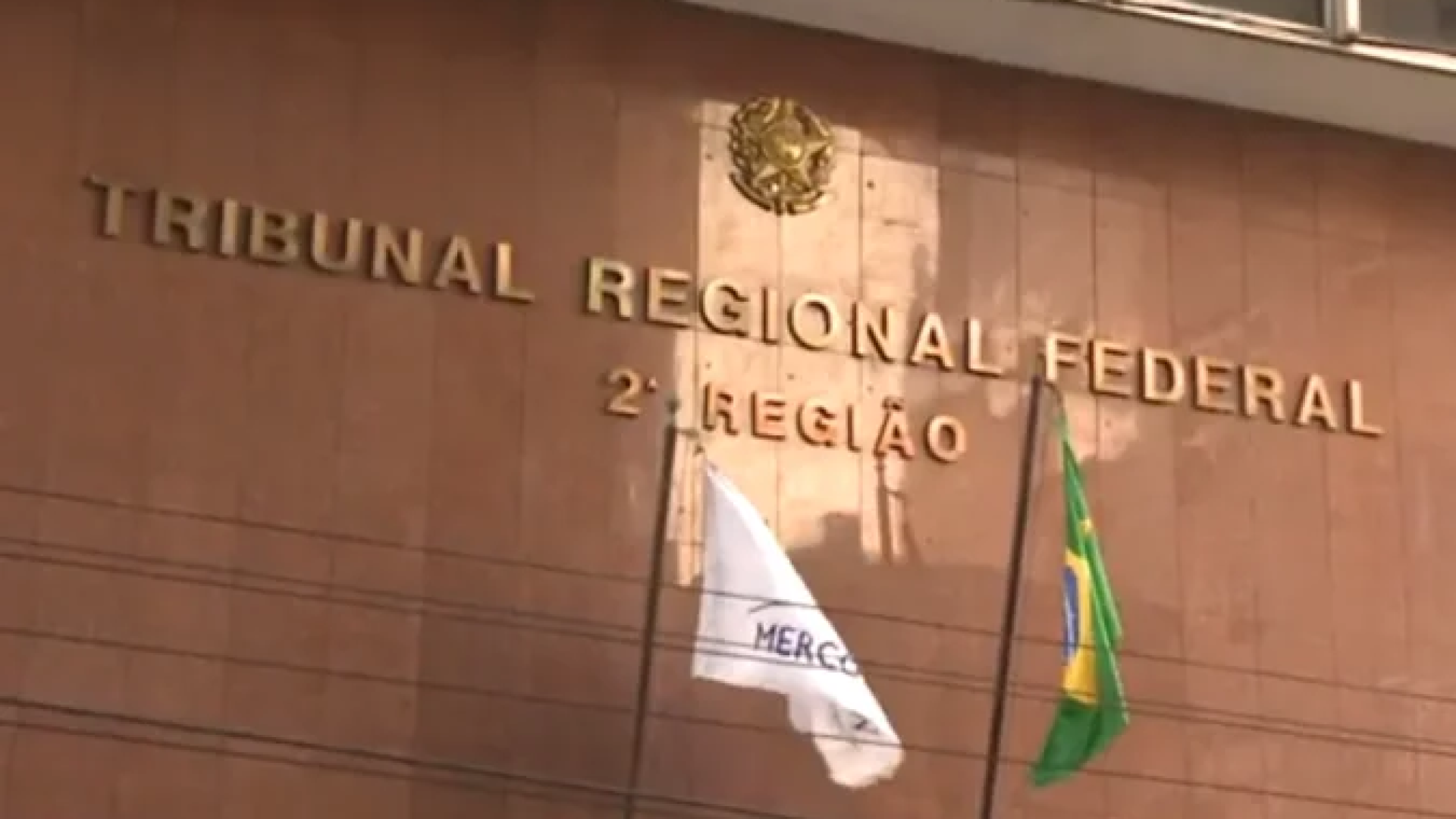 Seleção oferece 27 vagas imediatas, além de cadastro de reserva, para atuação nas Seções Judiciárias do Rio de Janeiro e do Espírito Santo -  (crédito: Youtube/TRF 2 Oficial)