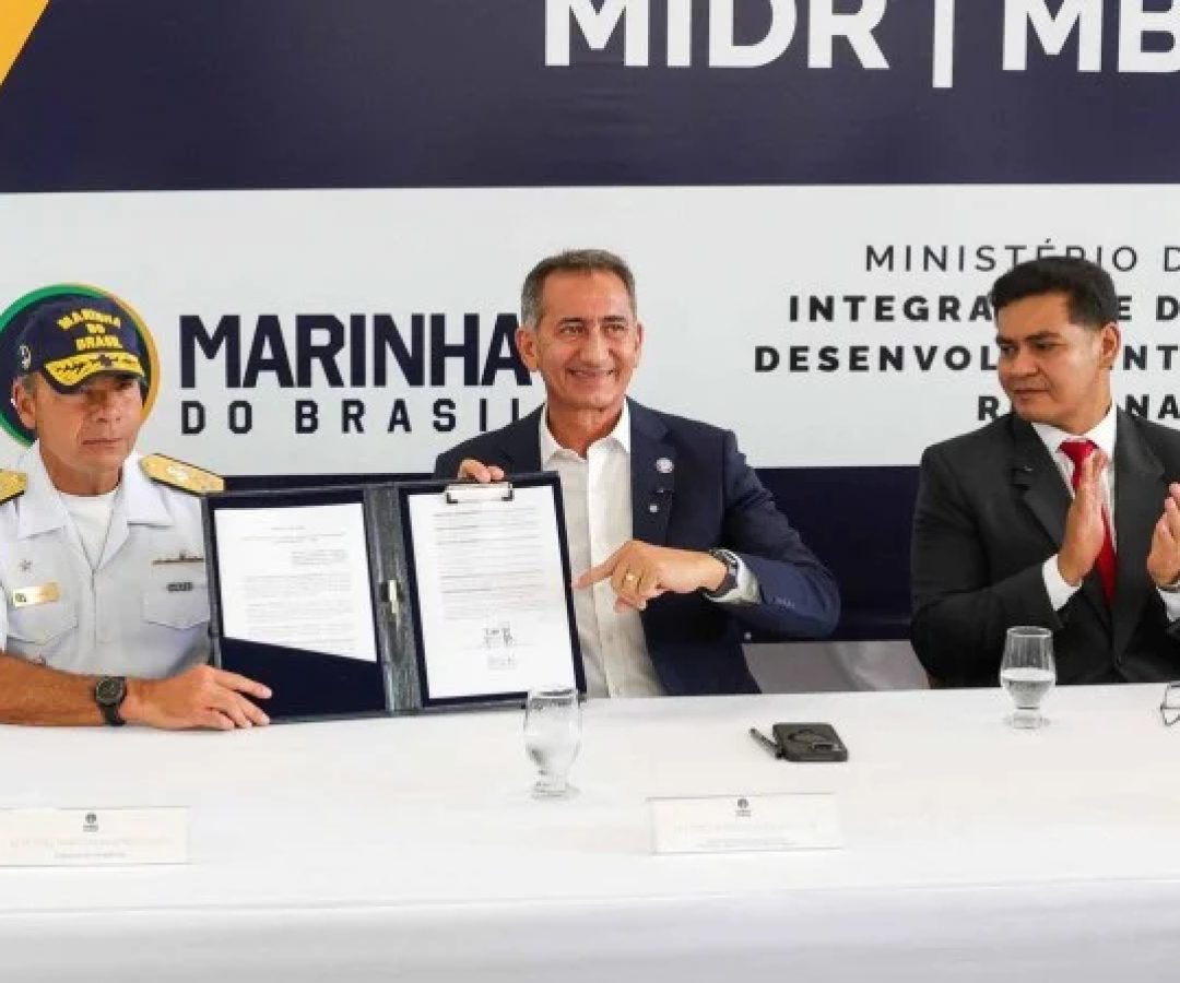 Marinha e Ministério da Integração assinam protocolo de prevenção de desastres naturais