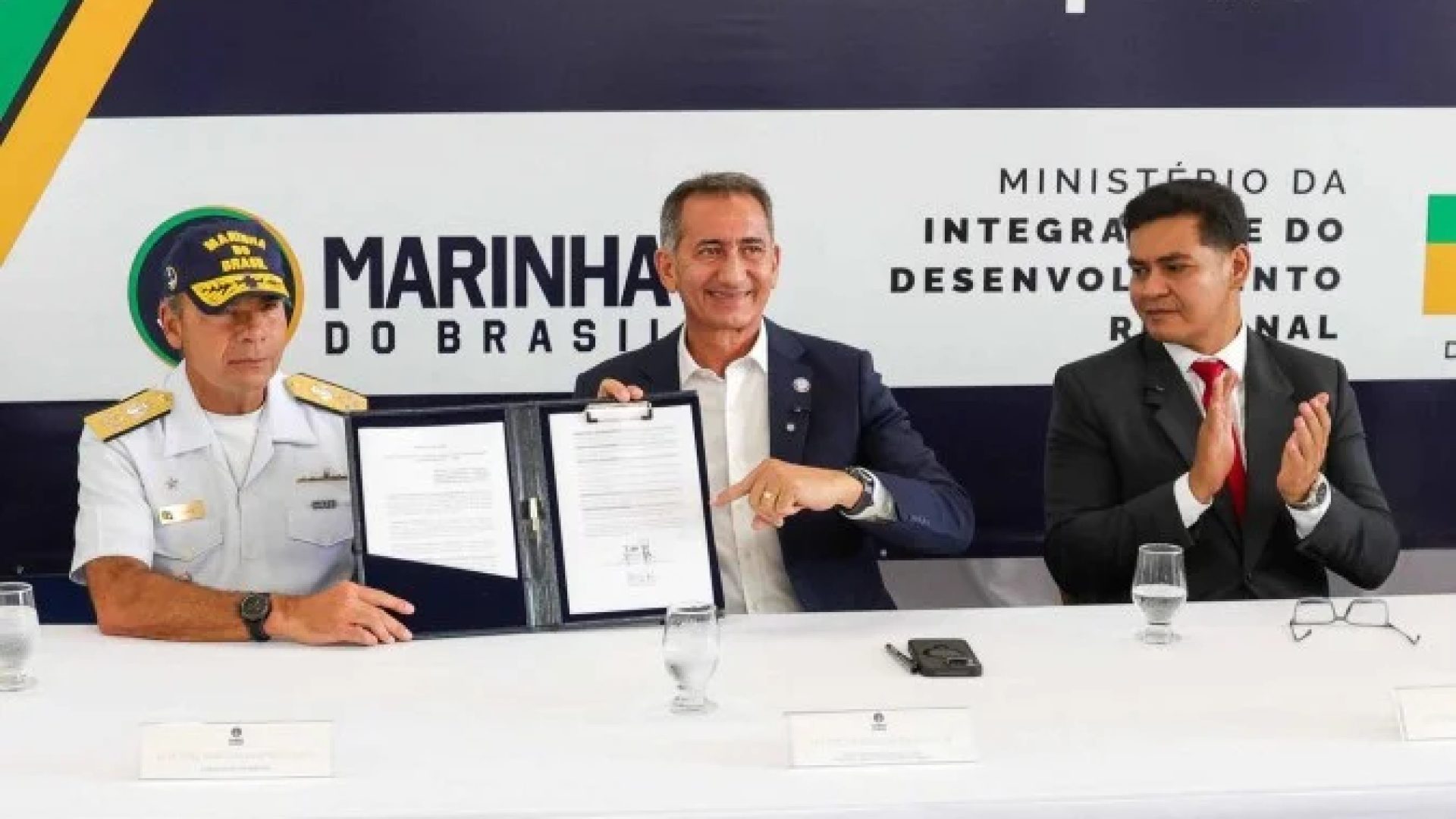 Marinha e Ministério da Integração assinam protocolo de prevenção de desastres naturais
