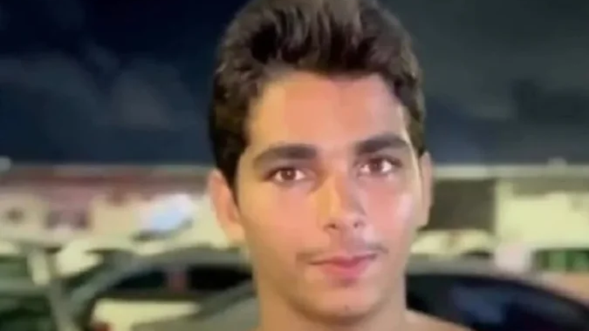 Apenas mãe e prima comparecem ao enterro de jovem morto por leoa