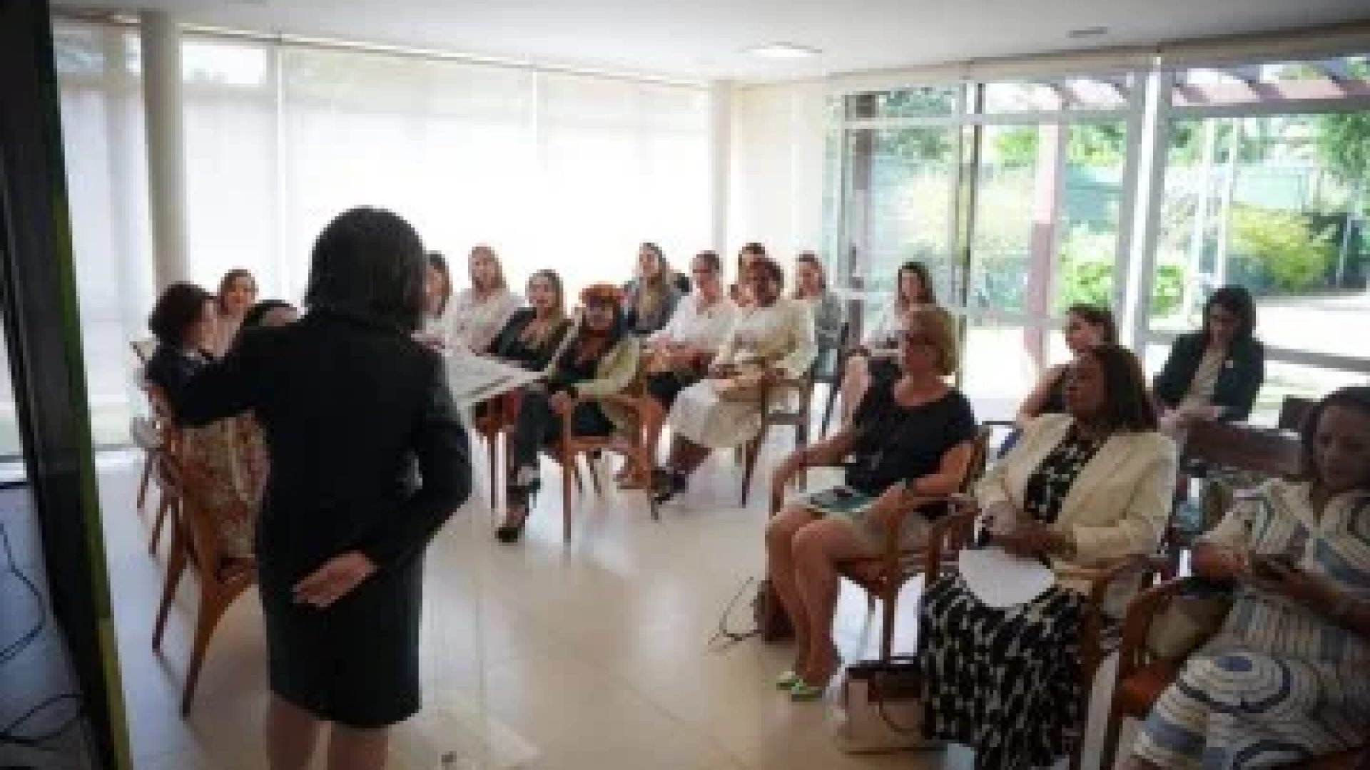 O evento teve como anfitriã a ativista Gabriela Rollemberg, que, líder da organização