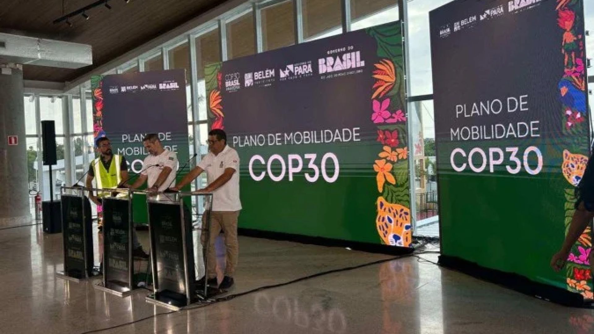 Integrantes dos governos municipal, estadual e federal apresentam plano para reduzir trânsito em Belém durante a COP 30 -  (crédito: Gabriella Braz/CB/DA Press)