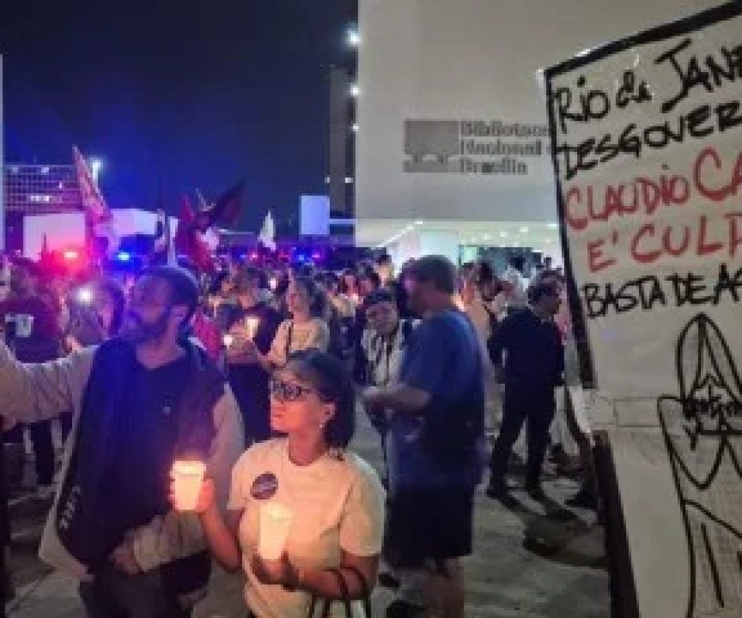 Movimentos sociais protestam na Esplanada contra a violência policial no Rio -  (crédito: Minervino Júnior)
