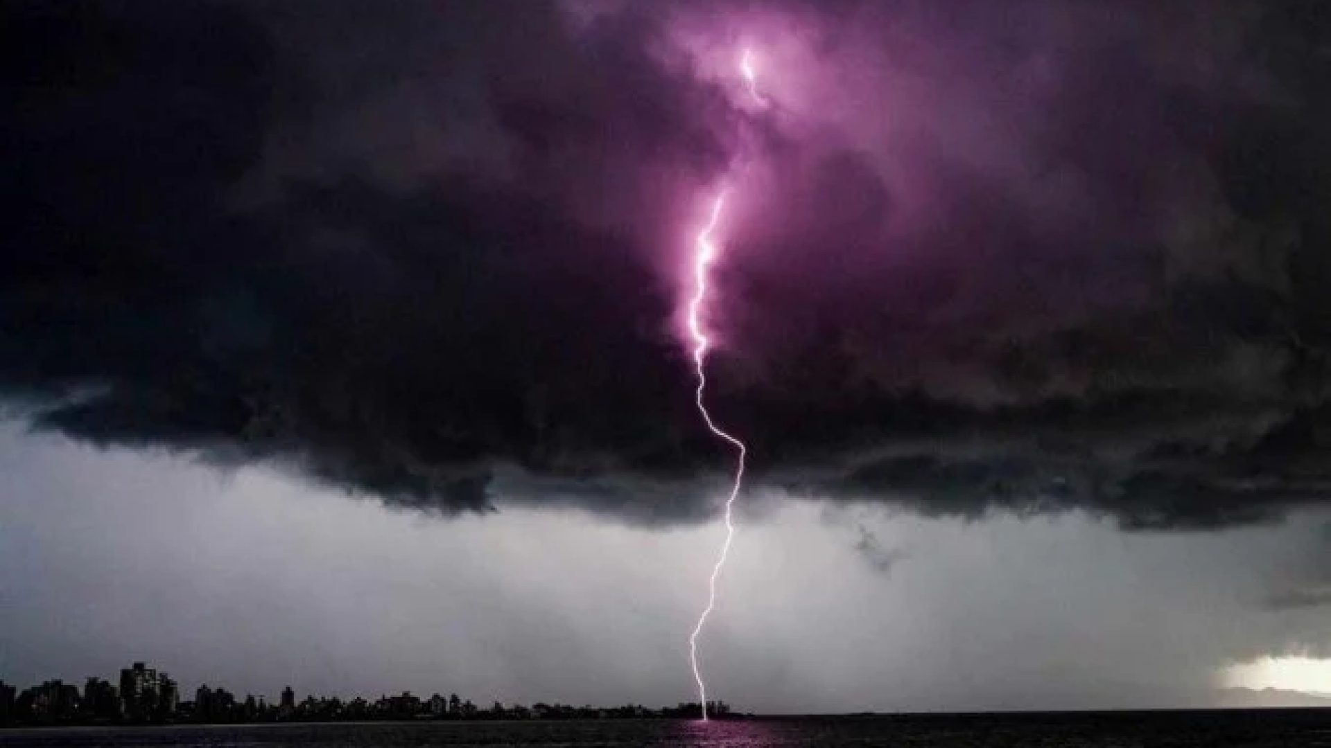 Santa Catarina confirma três tornados e segue com ventos fortes
