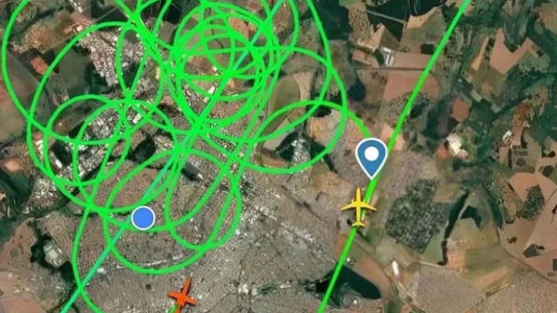 Por volta das 14h, o avi&atilde;o sobrevoou bairros no entorno do aeroporto da cidade diversas vezes. -  (crédito: Reprodu&ccedil;&atilde;o/Flightradas 24)
