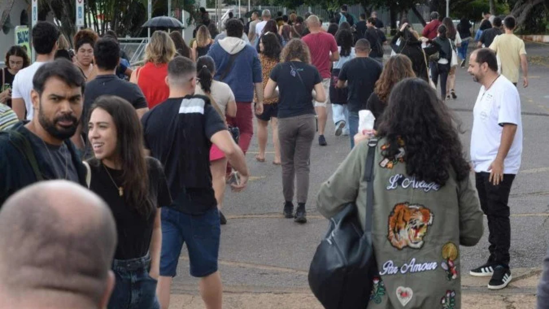 Candidatos chegam para a segunda fase do CNU -  (crédito: Marcelo Ferreira/CB/D.A Press)