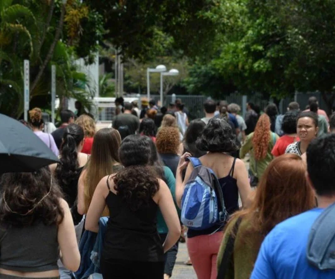 Candidatos durante a aplicação da prova discursiva da segunda edição do Concurso Público Nacional Unificado (CNU 2) -  (crédito: Marcelo Ferreira/CB/D.A Press)