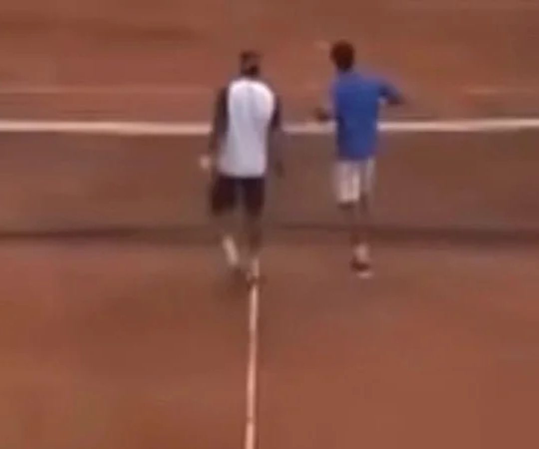 Os atletas Luis David Martínez, da Venezuela, e Cristian Rodriguez, da Colômbia, teriam cometido ofensas racistas após perderem uma partida para uma dupla brasileira, Igor Marcondes e Eduardo Ribeiro. -  (crédito: Reprodução/Instagram)
