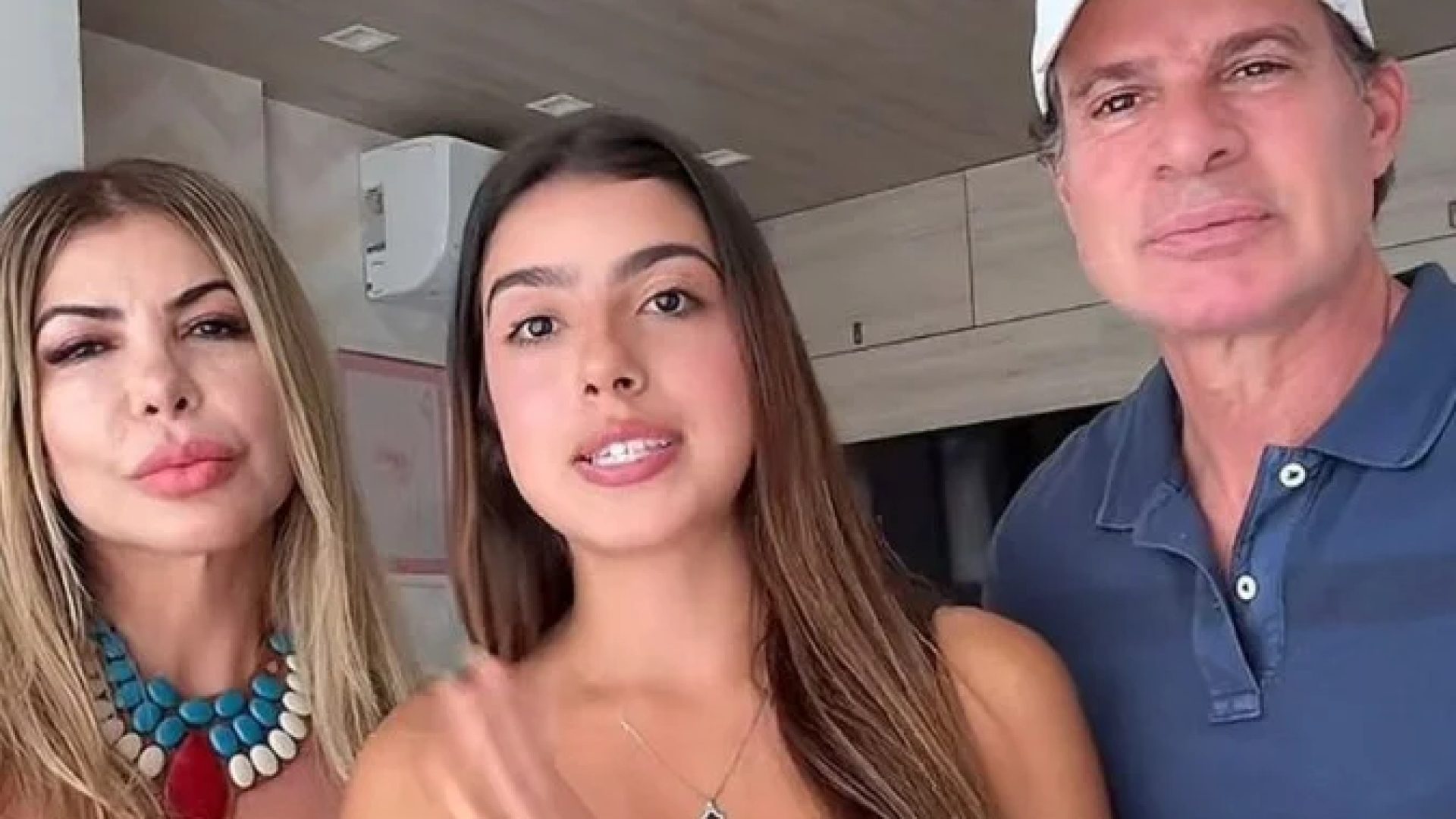 Vídeo da família maravilha explicando os motivos pelo quais a filha Tulliane não vai para Federal -  (crédito: Reprodução/TikTok)