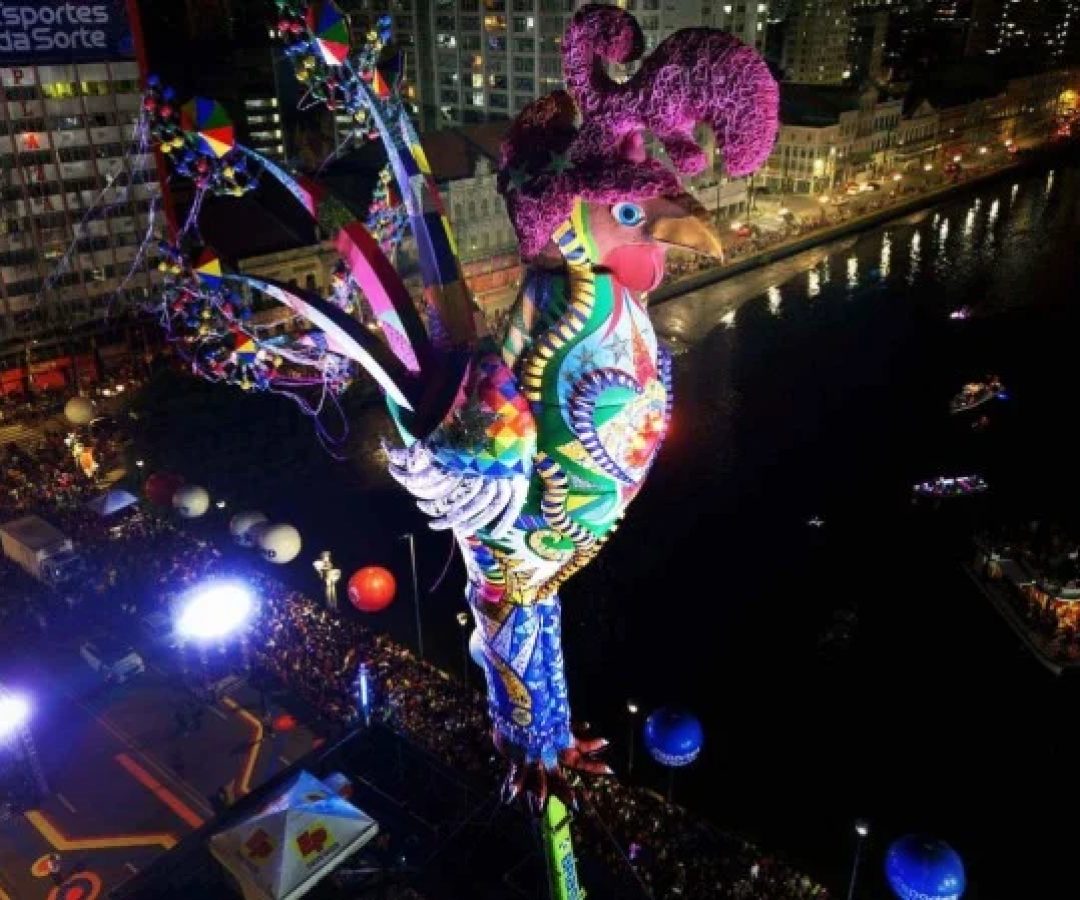 Programação reúne 30 trios, seis alegorias e homenagens a Dom Hélder Câmara e Nise da Trindade em percurso de 6,5 km pelo Centro da capital -  (crédito:  Marcos Pastich/PCR)