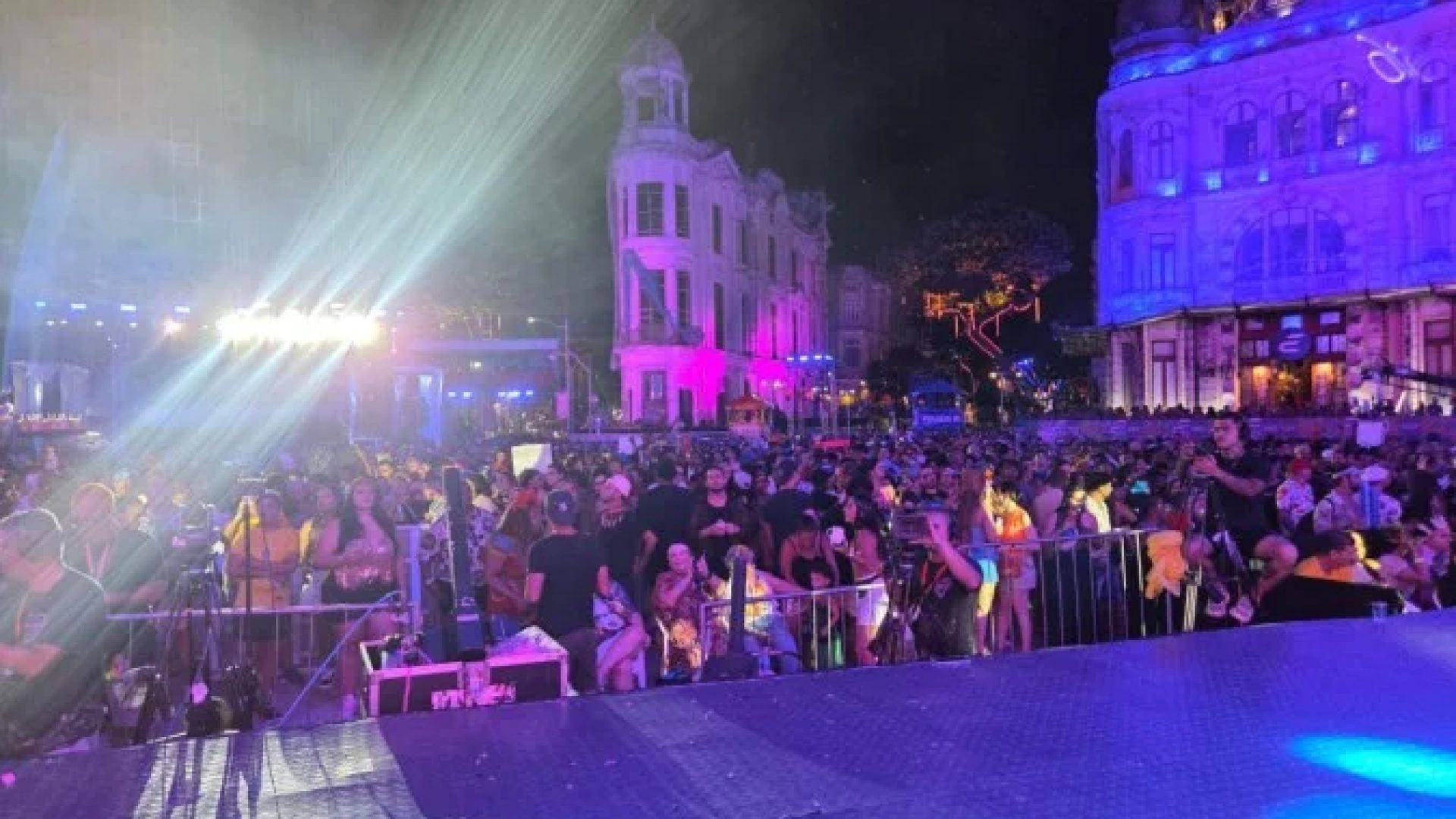 Show realizado no palco do Marco Zero, em Recife (PE) -  (crédito:  Darcianne Diogo CB/DA Press)