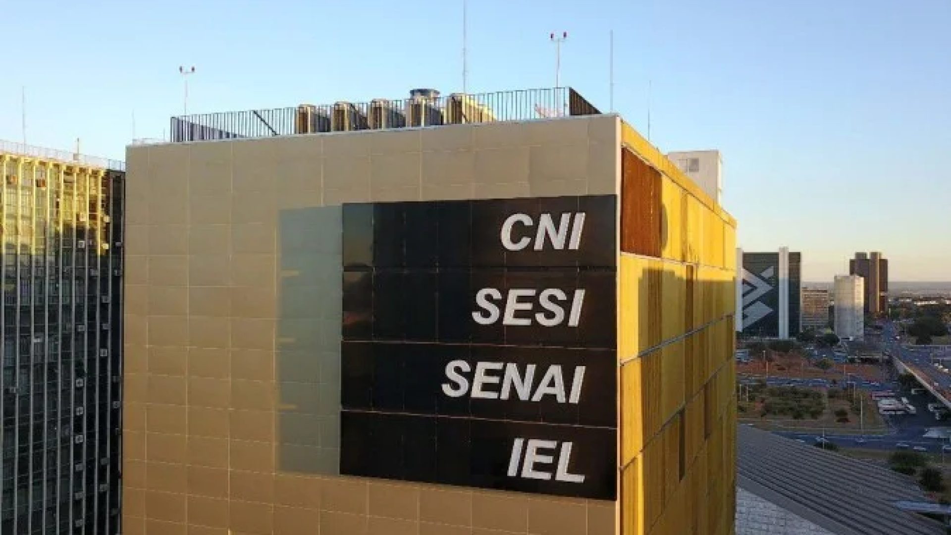 Sesi e CNI criam grupo para impulsionar indústria da saúde no país