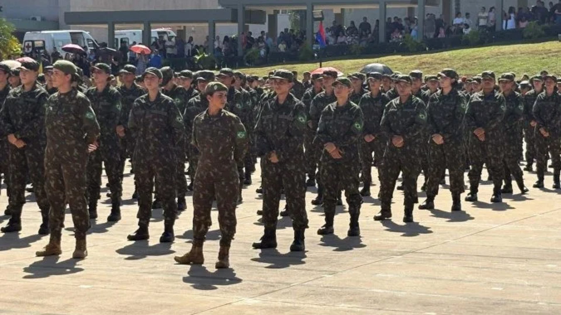 As mulheres incorporadas passam pelas mesmas capacitações destinadas aos homens na formação básica -  (crédito: Raphaela Peixoto/CB/D.A Press)