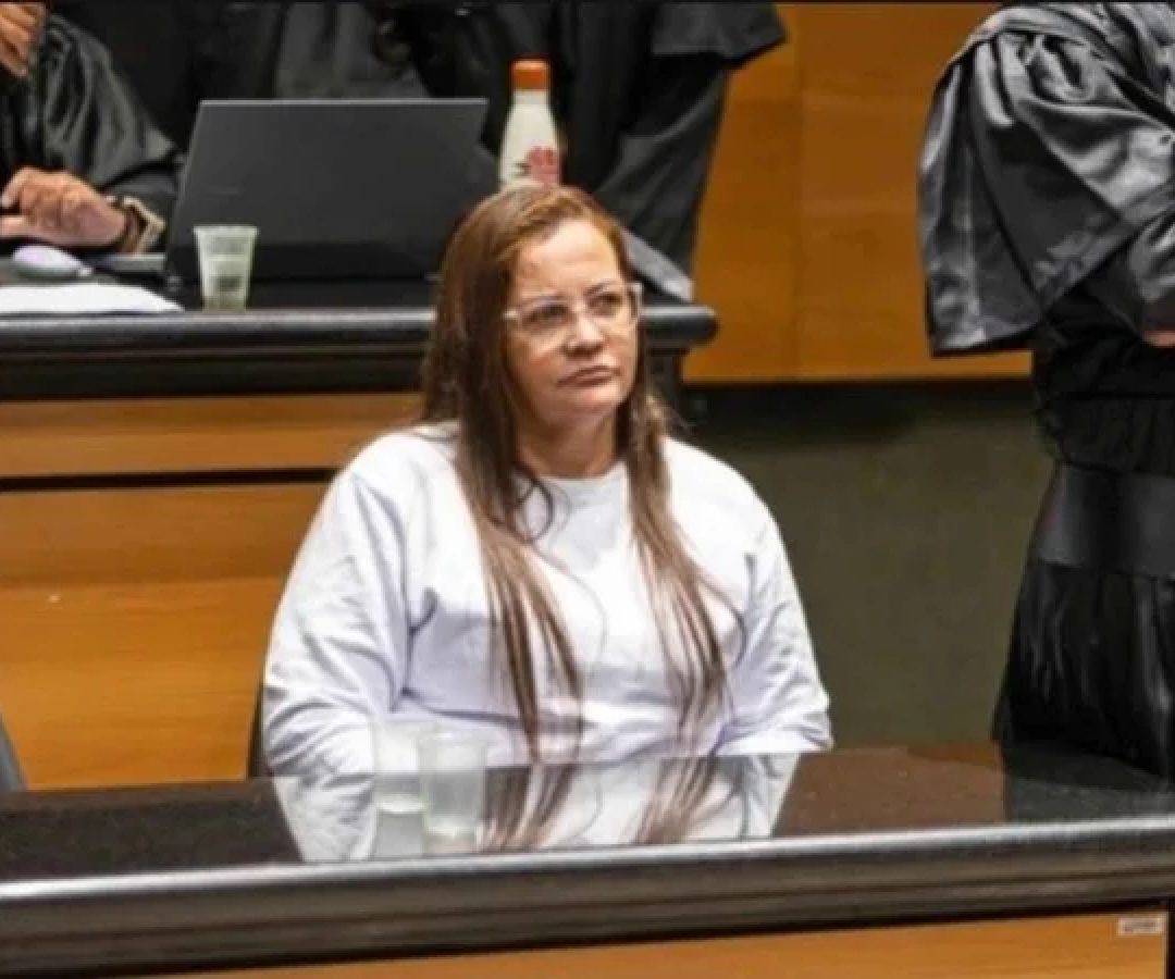 Cintia Cabral no banco dos  Réus no 3° Tribunal do Júri do Rio de Janeiro -  (crédito: Bruno Dantas/TJRJ)