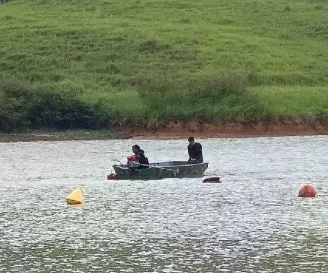 No terceiro dia de buscas, o corpo de um idoso de 71 anos foi encontrado no Rio Gl&oacute;ria pelo Corpo de Bombeiros Militar de Minas Gerais (CBMMG) -  (crédito: Divulga&ccedil;&atilde;o CBMMG)