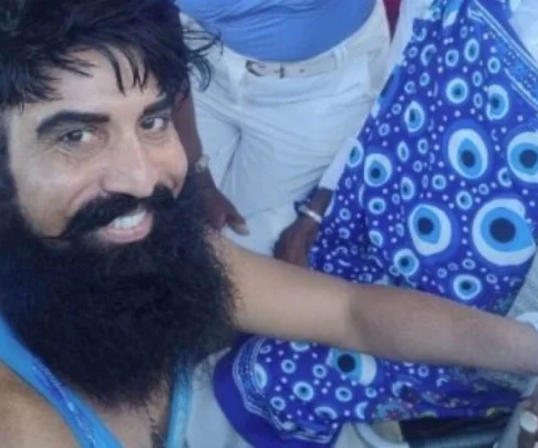 Vizinhos teriam visto um homem saindo com uma televisão da casa da vítima, que também era diretor artístico -  (crédito: Reprodução/Redes Sociais)