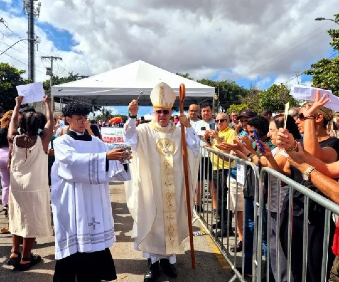 Missa do Trabalhador celebrada pelo Bispo auxiliar Dom Nivaldo dos Santos na Praça do Trabalhador em Contagem -  (crédito: Jair Amaral/EM/D.A Press)