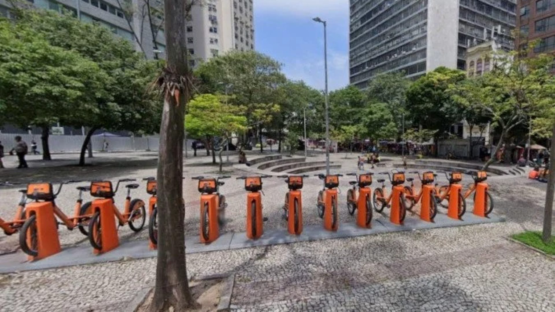 Praça Mário Lago, no Centro do Rio, conhecida como Buraco do Lume -  (crédito: reprodução/Google Street View)