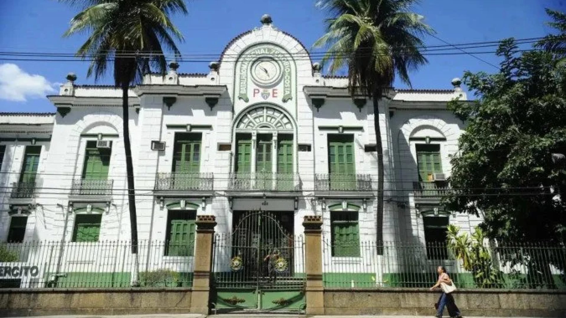 O local funcionou como um centro de repressão e tortura na ditadura militar entre os anos de 1970 e 1979. Atualmente, abriga o 1º Batalhão de Polícia do Exército (BPE) -  (crédito: Agência Brasil)