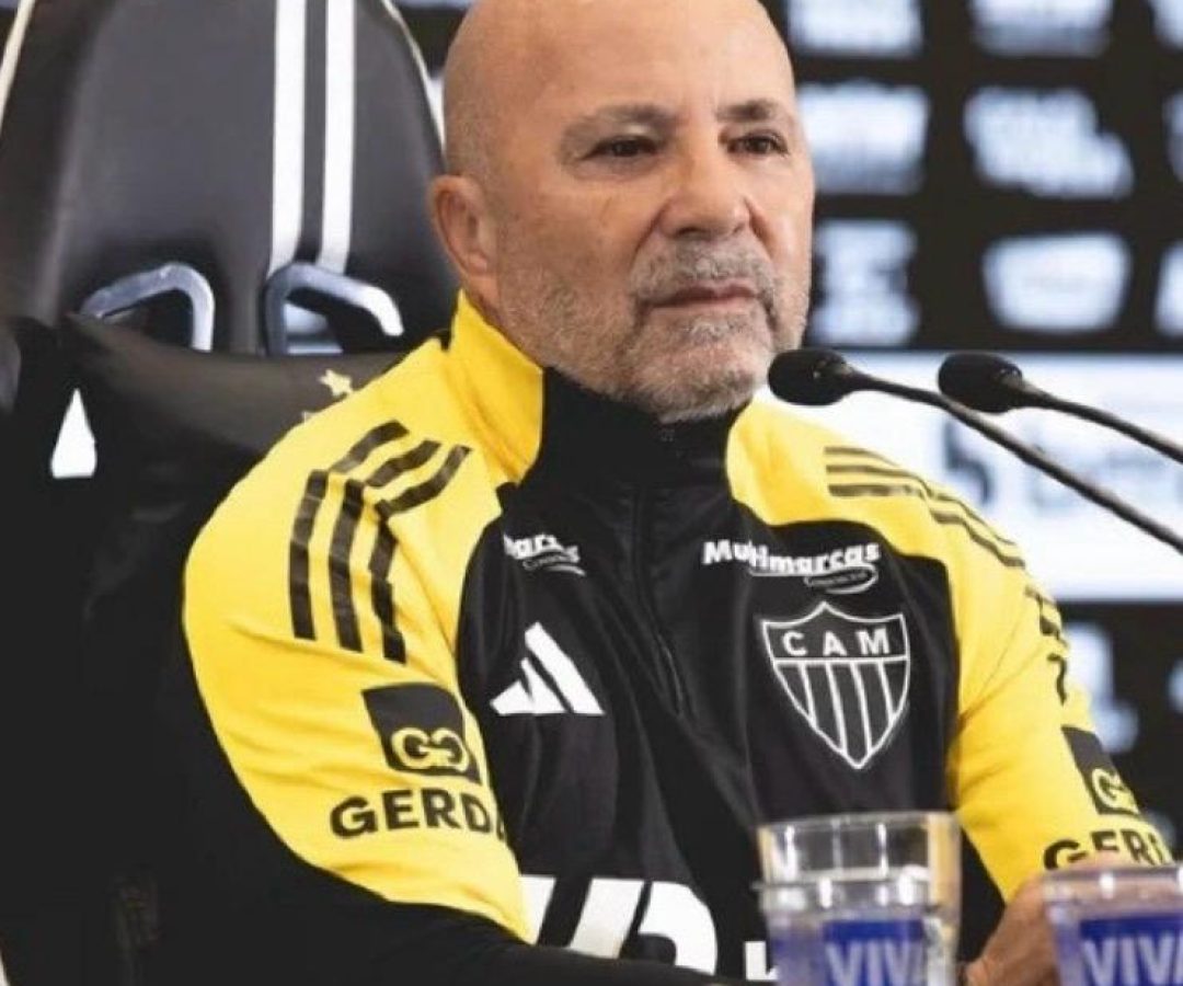 O “Rei do Penduricalho”: Como Jorge Sampaoli transformou a demissão em um modelo de negócio bilionário