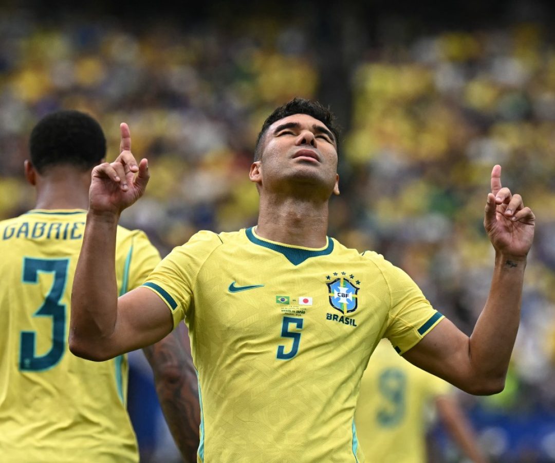 Martinelli decide nos acréscimos e Brasil avança às oitavas de final
