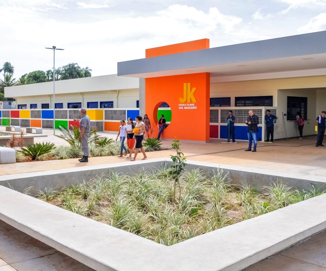 Escolas públicas de Brasília adotam arquitetura moderna de Niemeyer e Costa