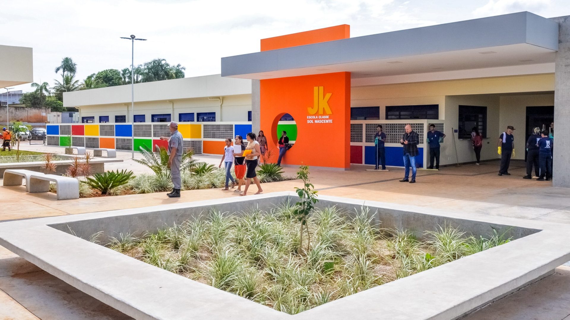 Escolas públicas de Brasília adotam arquitetura moderna de Niemeyer e Costa