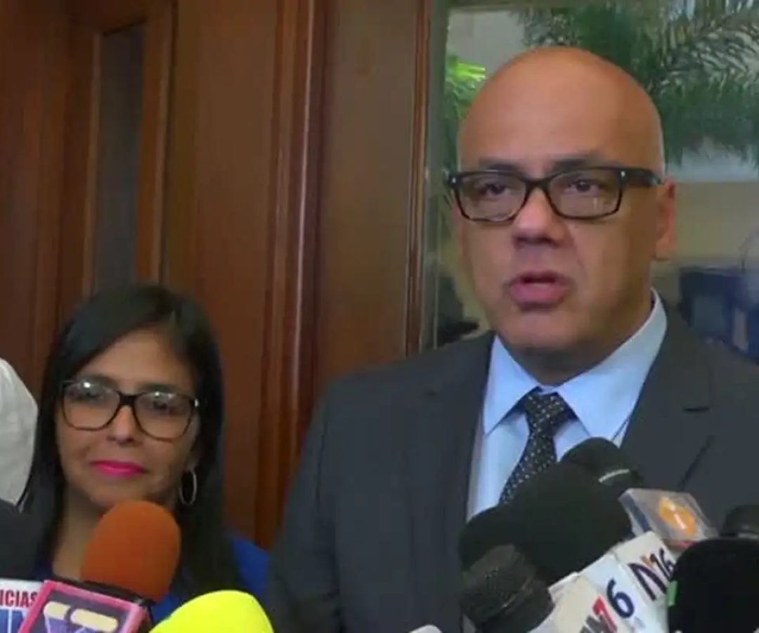 Venezuela diz que já libertou 400 presos; oposição e ONGs contestam