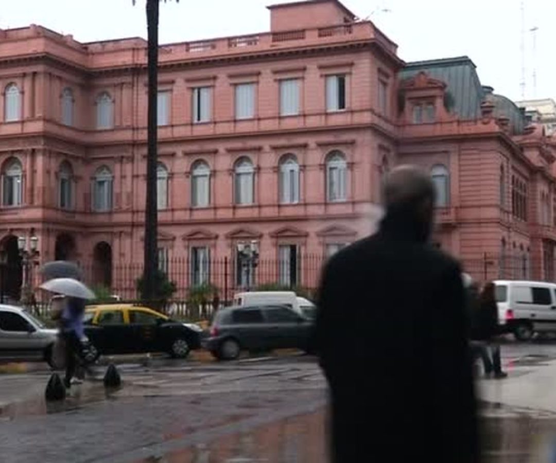 Milei proíbe acesso de jornalistas à Casa Rosada: “ataque à imprensa”