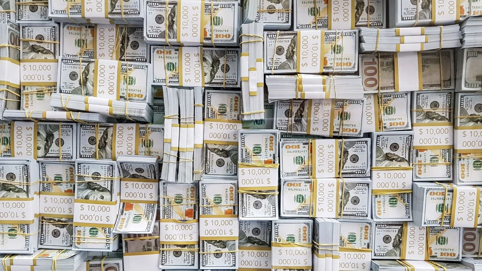 Dólar cai a R$ 5,14 com alívio no mercado externo