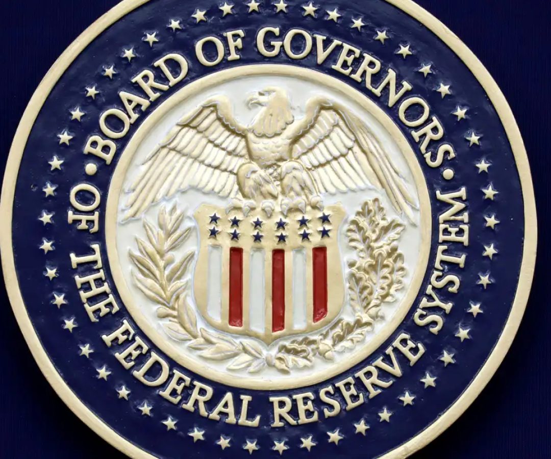 Trump usa acusação criminal como chantagem para reduzir juros, diz FED