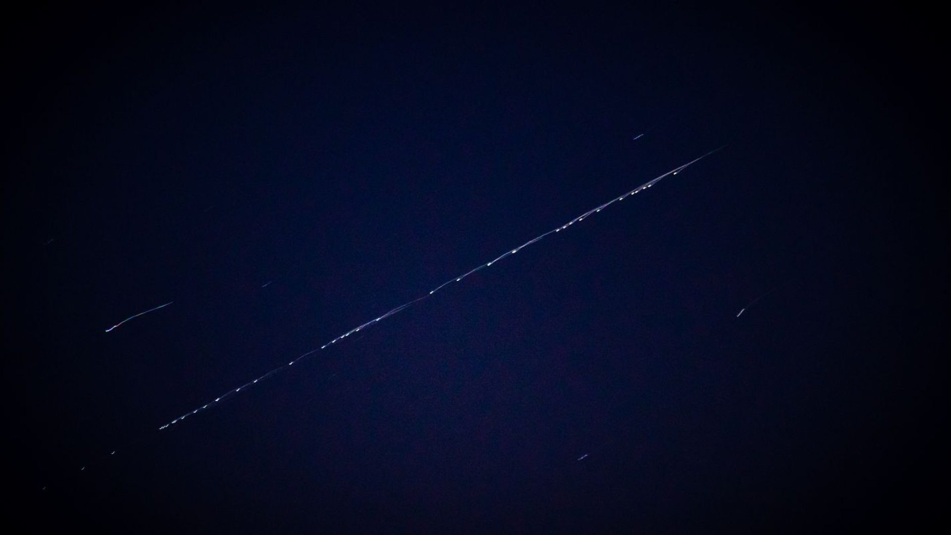 Proliferação de satélites põe em risco observações astronômicas