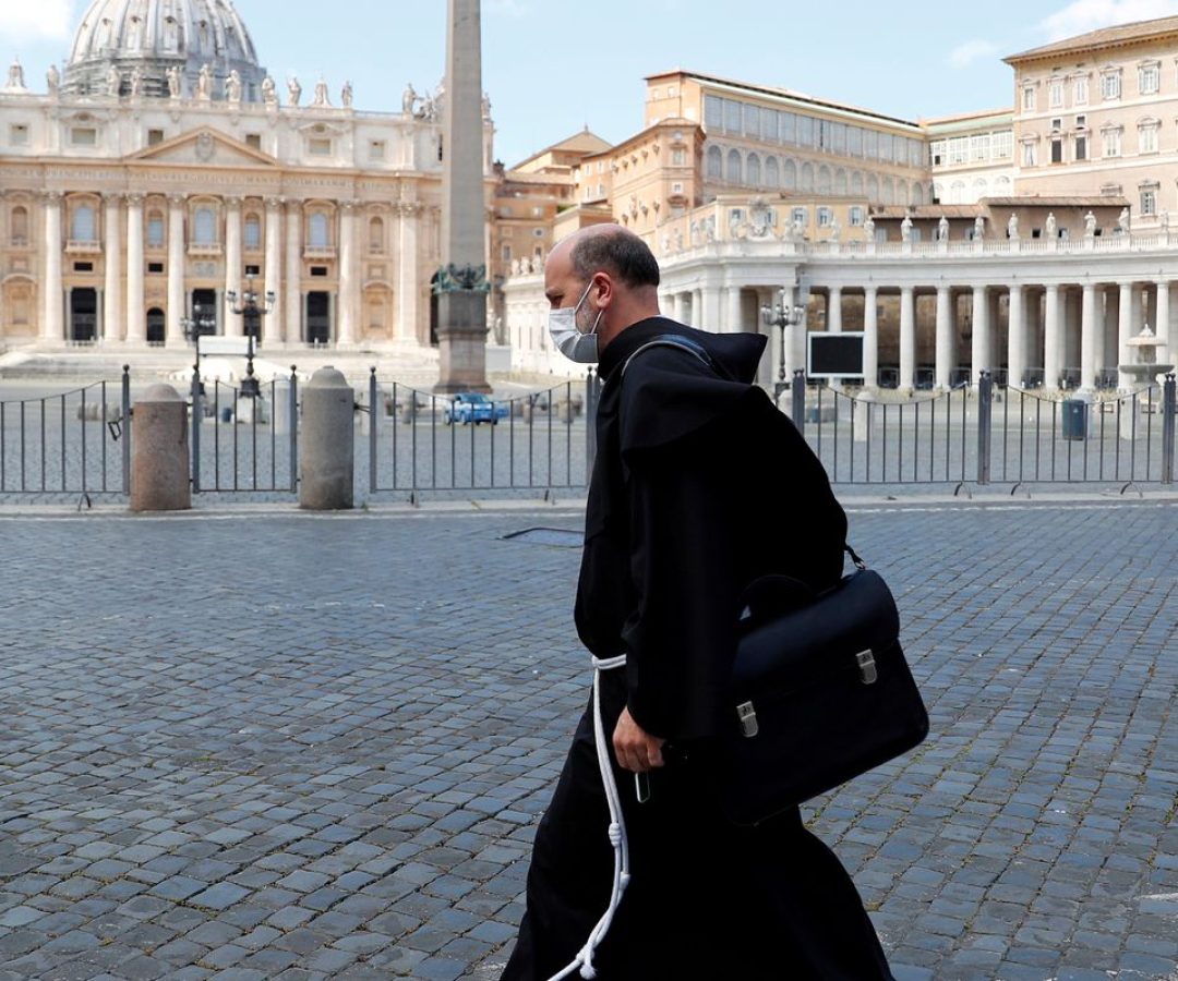 Igreja Católica é lenta para ajudar vítimas de abuso, diz comissão