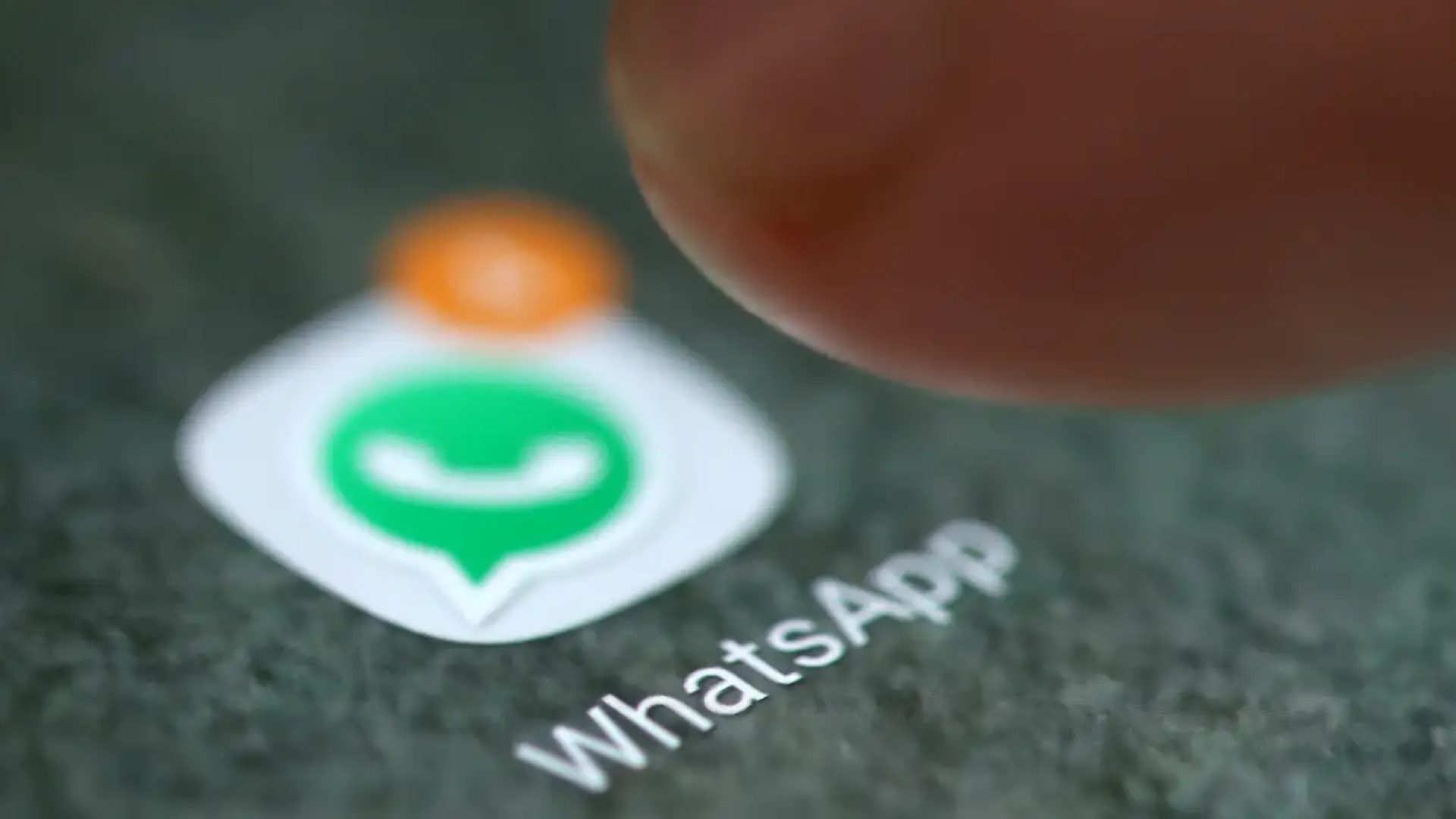 Brasileiro está falando menos de política no WhatsApp, mostra estudo
