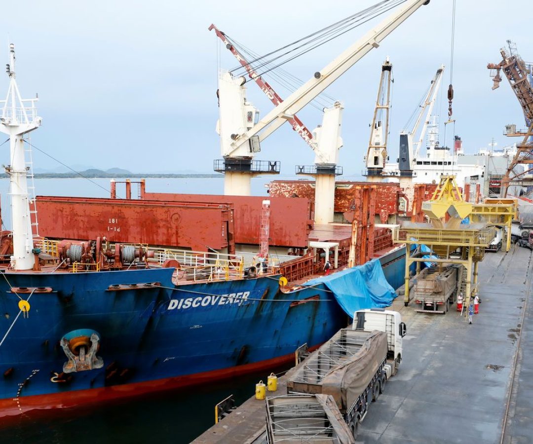 Novas tarifas de Trump poupam 46% das exportações do Brasil aos EUA