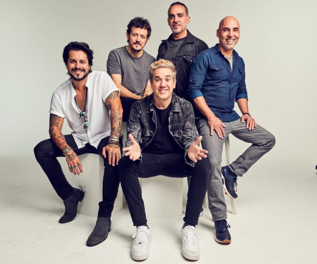 Jota Quest lança releitura de “Que Beleza” com Os Garotin e Carlinhos Brown