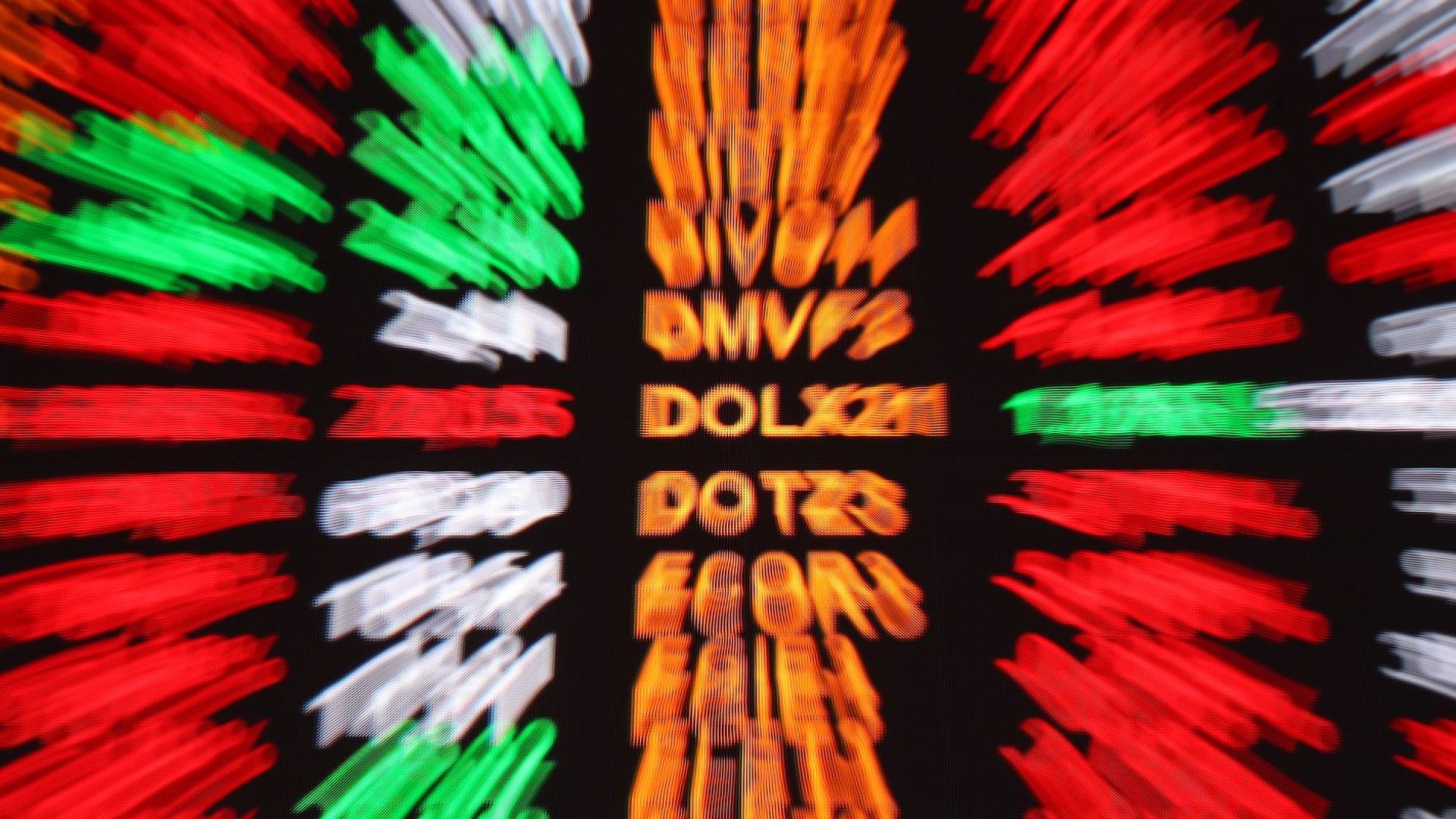 Bolsa sobe 1,16%, e dólar cai para R$ 5, apesar de medida dos EUA