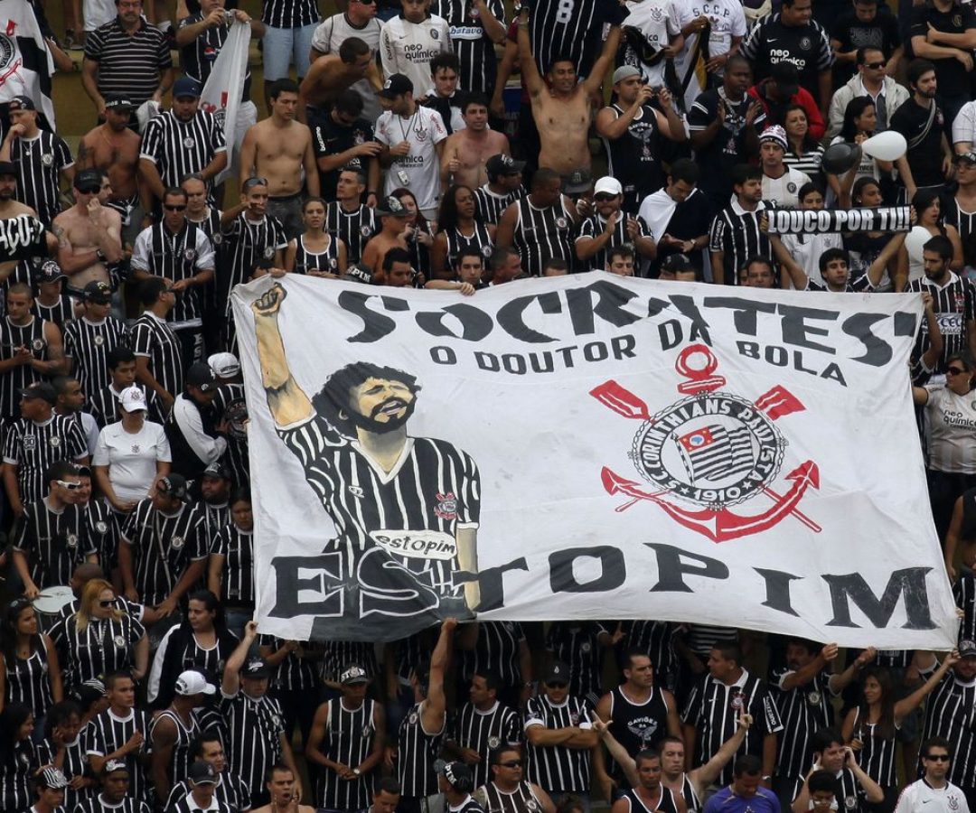 Sócrates, ídolo do Corinthians e da seleção, recebe honraria na Alesp