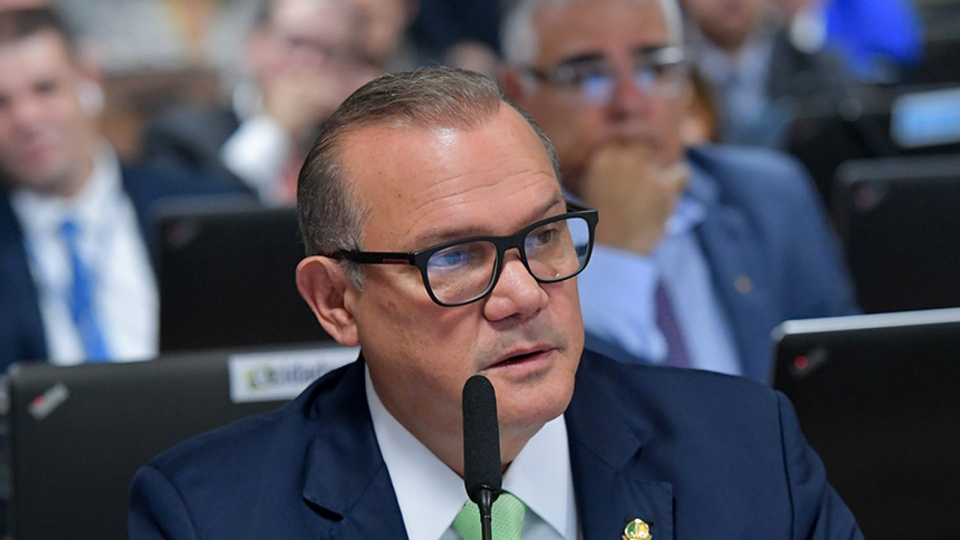 Em pronunciamento, à bancada, senador Wellington Fagundes (PL-MT).
